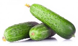 梦见和大伙分瓜吃,共享瓜果，共度欢乐时光