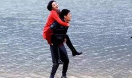 姐弟恋吃瓜,吃瓜群众眼中的甜蜜与争议