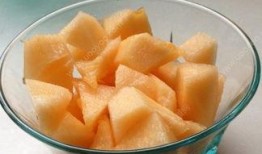 吃哈密瓜吃嗓子疼,小心嗓子不适！