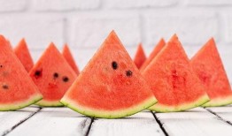 吃瓜为啥拉肚,揭秘夏日消暑美食背后的健康隐患