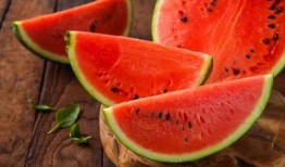 伊蕾娜吃瓜,揭秘娱乐圈幕后故事