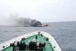 军事演练区域吃瓜渔船