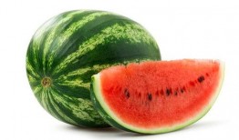 梦见和大伙分瓜吃,共享瓜果，共度欢乐时光