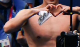 游泳队员吃瓜,吃瓜趣事成焦点