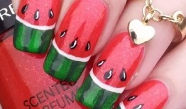 美甲吃瓜深圳,吃瓜群众纷纷围观