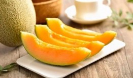 宝宝秋天吃哈密瓜,哈密瓜的甜蜜滋养之旅”