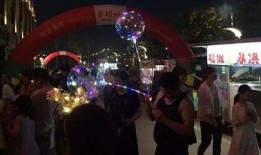 城中城夜市吃瓜,热闹非凡的吃瓜盛宴