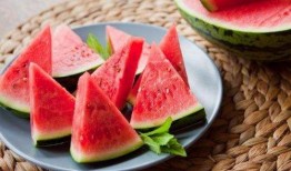 立秋吃瓜吃多少,吃多少瓜，养生又解暑？